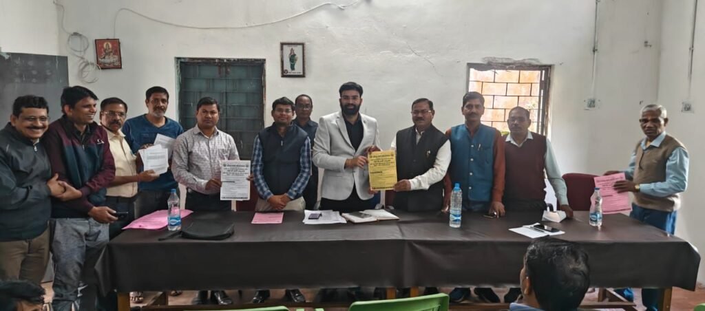 कलम बंद–काम बंद आंदोलन को लेकर फेडरेशन का व्यापक जनसंपर्क अभियान,11 सूत्रीय मांगों के समर्थन में बम्हनीडीह ब्लॉक व चांपा में मिला कर्मचारियों का मजबूत समर्थन kshititech