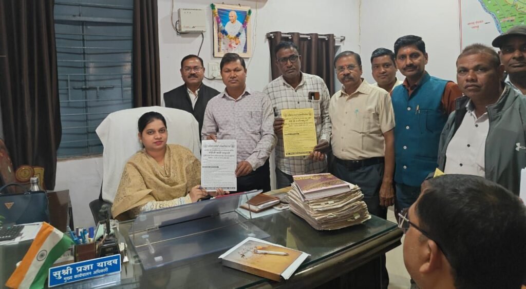 कलम बंद–काम बंद आंदोलन को लेकर फेडरेशन का व्यापक जनसंपर्क अभियान,11 सूत्रीय मांगों के समर्थन में बम्हनीडीह ब्लॉक व चांपा में मिला कर्मचारियों का मजबूत समर्थन kshititech