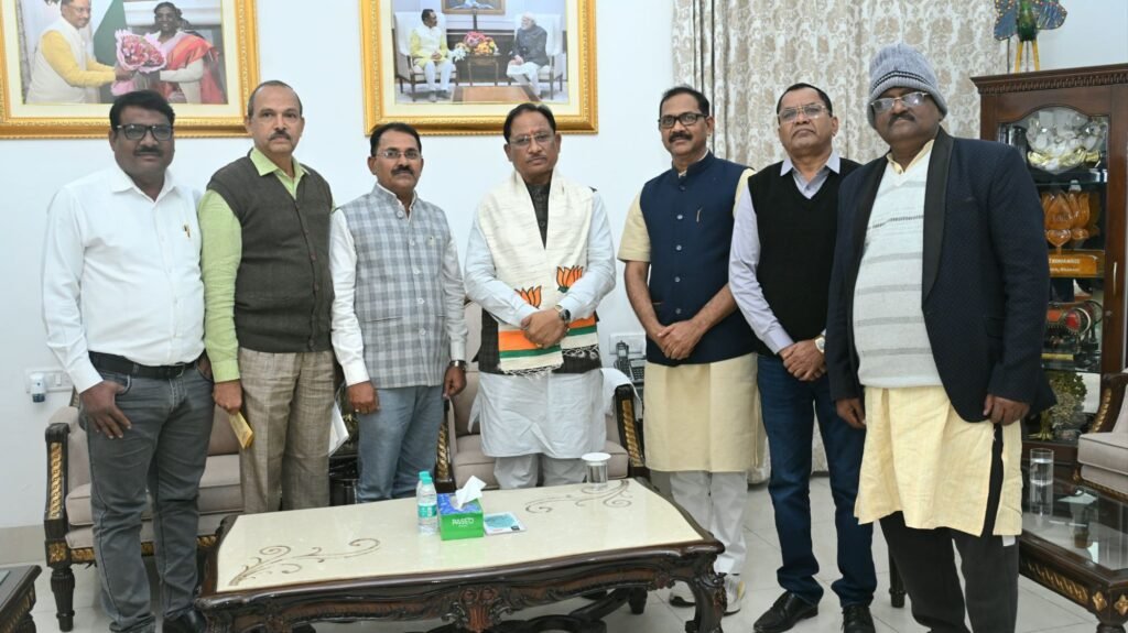 शक्ति शहर में होगा ऐतिहासिक सामाजिक महासम्मेलन-मुख्यमंत्री विष्णुदेव साय होंगे सर्व कुर्मी क्षत्रिय समाज प्रांतीय महासम्मेलन के मुख्य अतिथि, कार्यक्रम संयोजक कृष्णकांत चंद्रा के नेतृत्व में प्रतिनिधि मंडल ने मुख्यमंत्री से करी मुलाकात, और दिया न्योता kshititech