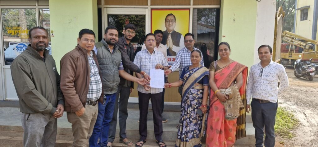 सरकारी कर्मचारी फिर पकड़गे आंदोलन की राह- नगर पालिका शक्ति के अधिकारी- कर्मचारी 29-31 दिसंबर तक करेंगे हड़ताल,कर्मचारी-अधिकारी फैडरेशन का है आयोजन,मामला प्रदेश में मोदी गारंटी की 11 सूत्रीय मांगों का,नगर पालिका अध्यक्ष श्यामसुंदर अग्रवाल को दिया संघ ने ज्ञापन सरकारी कर्मचारी फिर पकड़गे आंदोलन की राह- नगर पालिका शक्ति के अधिकारी- कर्मचारी 29-31 दिसंबर तक करेंगे हड़ताल,कर्मचारी-अधिकारी फैडरेशन का है आयोजन,मामला प्रदेश में मोदी गारंटी की 11 सूत्रीय मांगों का,नगर पालिका अध्यक्ष श्यामसुंदर अग्रवाल को दिया संघ ने ज्ञापन kshititech