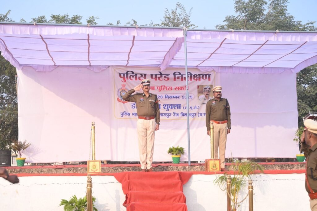 जेठ में लगा पुलिस दरबार- पुलिस आईजी साहब के शक्ति आगमन पर लगे पुलिस दरबार में जिले के जवानों ने बताई अपनी समस्याएं, आईजी साहब की उपस्थिति में जप्त अवैध मादक पदार्थों को किया गया नष्ट,05 आरक्षकों को शुक्ला साहब ने जारी किया नियुक्ति आदेश kshititech