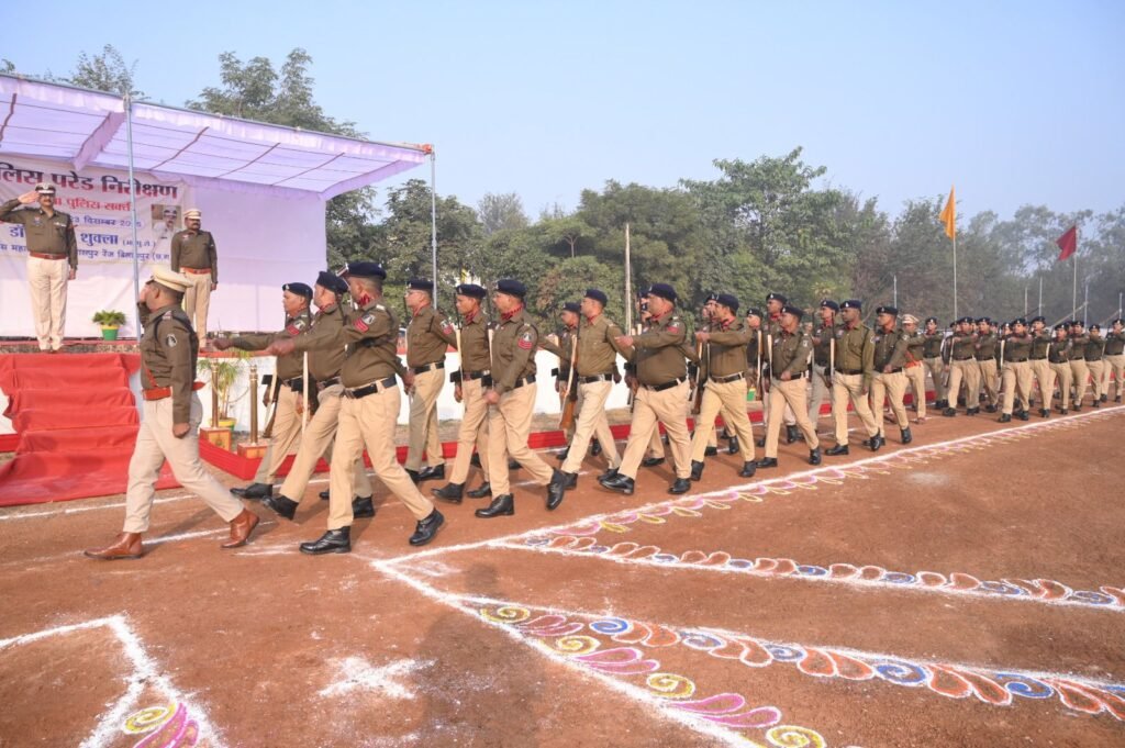जेठ में लगा पुलिस दरबार- पुलिस आईजी साहब के शक्ति आगमन पर लगे पुलिस दरबार में जिले के जवानों ने बताई अपनी समस्याएं, आईजी साहब की उपस्थिति में जप्त अवैध मादक पदार्थों को किया गया नष्ट,05 आरक्षकों को शुक्ला साहब ने जारी किया नियुक्ति आदेश kshititech