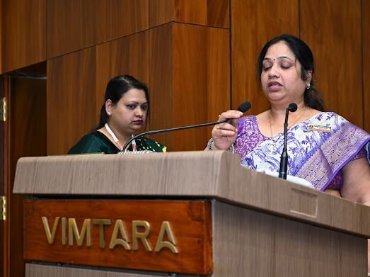 रायपुर के प्रदेश स्तरीय अधिवेशन में सम्मानित हुई खरसिया की साहित्यकार अनामिका संजय अग्रवाल, विभिन्न पत्रिकाओं के संपादन के लिए प्रादेशिक मंच पर मिली प्रशंसा, विभिन्न मंचों पर सम्मानित हो चुकी है अनामिका रायपुर के प्रदेश स्तरीय अधिवेशन में सम्मानित हुई खरसिया की साहित्यकार अनामिका संजय अग्रवाल, विभिन्न पत्रिकाओं के संपादन के लिए प्रादेशिक मंच पर मिली प्रशंसा, विभिन्न मंचों पर सम्मानित हो चुकी है अनामिका kshititech