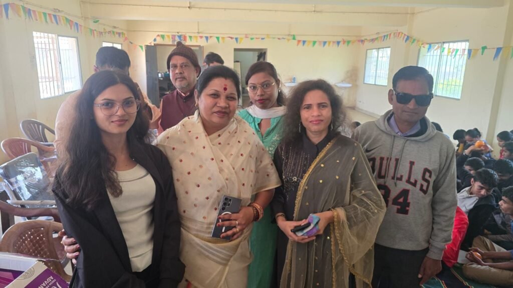 दिव्यांग बच्चों ने दी जब अनोखे तरीके से सांसद जी को बधाई- सांसद जी अपने जन्मदिन पर पहुंची शक्ति के दिव्यांग दृष्टि बाधित बच्चों के बीच, बच्चों ने जन्मदिन पर सुंदर गीतों के माध्यम से दी अपनी बधाई kshititech