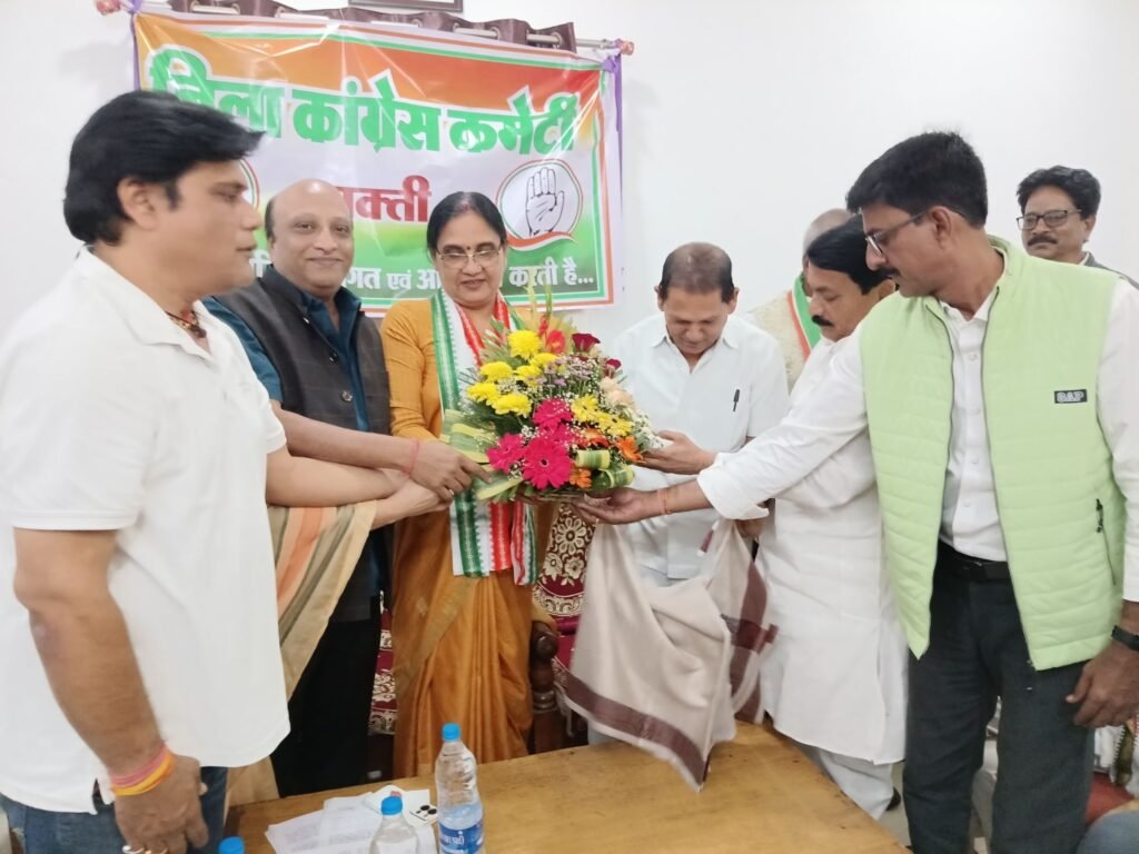 जमीनों की गाइडलाइन दरों में बेतहाशा बढ़ोतरी से राज्य में आएगी आर्थिक मंदी- रश्मि गबेल, जिला कांग्रेस कमेटी ने 1 दिसंबर को करी पत्रकार वार्ता, राज्य सरकार के निर्णय के विरोध में अग्रसेन चौक में किया गया पुतला दहन, पूर्व जिला अध्यक्ष त्रिलोकचंद ने रश्मि को सौपा अपना प्रभार, त्रिलोकचंद ने कहा- रश्मि को मेरे से ज्यादा राजनैतिक अनुभव जमीनों की गाइडलाइन दरों में बेतहाशा बढ़ोतरी से राज्य में आएगी आर्थिक मंदी- रश्मि गबेल, जिला कांग्रेस कमेटी ने 1 दिसंबर को करी पत्रकार वार्ता, राज्य सरकार के निर्णय के विरोध में अग्रसेन चौक में किया गया पुतला दहन, पूर्व जिला अध्यक्ष त्रिलोकचंद ने रश्मि को सौपा अपना प्रभार, त्रिलोकचंद ने कहा- रश्मि को मेरे से ज्यादा राजनैतिक अनुभव kshititech