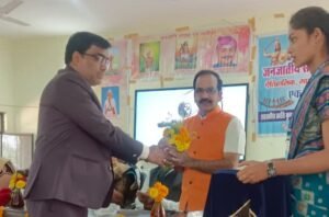 शासकीय क्रांति कुमार भारतीय स्नातकोत्तर महाविद्यालय सक्ती में जनजाति गौरव दिवस"कार्यक्रम संपन्न, जनजाति गौरव दिवस के इतिहास की जानकारी देते हुए महानायकों को किया गया नमन, एडीएम लकड़ा साहब भी रहे मौजूद kshititech