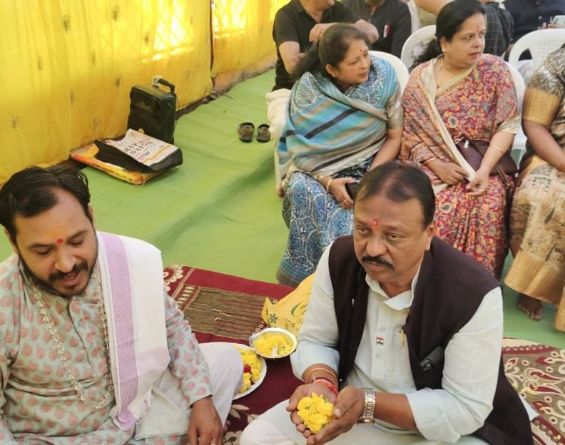 कुलदेवी महालक्ष्मी जी की हुई आराधना-छत्तीसगढ़ प्रांतीय युवा अग्रवाल पांच ने चार दिसंबर को किया पूजा एवं भंडारा प्रसाद का आयोजन,चिंताहरण हनुनान मंदिर परिसर में हुआ आयोजन kshititech