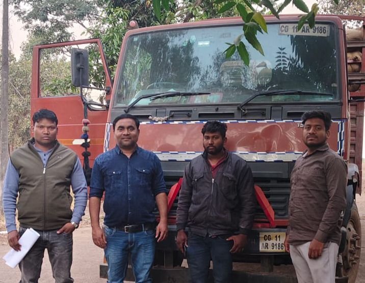 शक्ति में अवैध 120 क्विंटल अवैध धान परिवहन करते वाहन जब्त, खाद्य विभाग, मंडी की संयुक्त कार्रवाई, प्रशासन के निर्देश पर अब तक 1054 क्विंटल अवैध धान की हो चुकी है जब्ती, मंडी सचिव प्रेम कुमार ने दी जानकारी kshititech