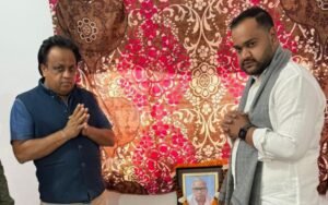 भाजपा के संगठन महामंत्री ने शक्ति के पूर्व मंडल अध्यक्ष नारायण शर्मा के निवास पर पहुंच कर दी उन्हें श्रद्धांजलि, 16 दिसंबर को रायपुर में होगा स्वर्गीय नारायण शर्मा का बारहवां एवं पगड़ी रस्म कार्यक्रम kshititech