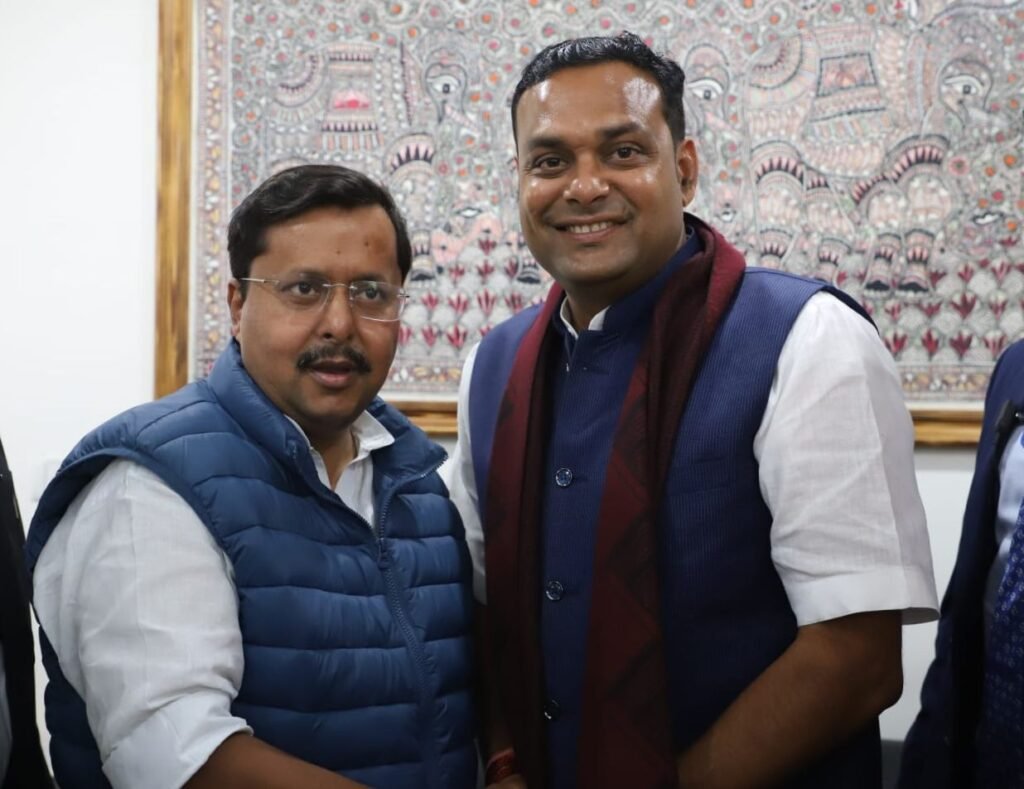 जशपुर जिला प्रभारी अमर सुल्तानिया पहुंचे दिल्ली, राष्ट्रीय कार्यकारी अध्यक्ष नितिन नवीन से करी मुलाकात, अखिल भारतीय मारवाड़ी युवा मंच के पूर्व राष्ट्रीय अध्यक्ष रवि अग्रवाल ने भी नितिन नवीन को दी बधाई, अमर सुल्तानिया ने कहा- नितिन जी के समृद्ध अनुभवो से संगठन सफलता के नए सोपान तय करेगा kshititech