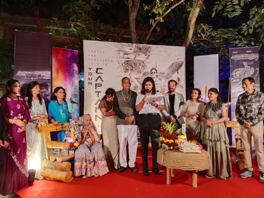 शक्ति की कैप्टन आस्था का हुआ शहर में अभूतपूर्व स्वागत, महामाया मंदिर से निकली स्वागत रैली, जगह-जगह आतिशबाजी एवं समाज बंधुओ ने किया आस्था का स्वागत, गिरिराज रेन बसेरा में हुआ सम्मान समारोह का आयोजन, स्वागत रैली में शामिल हुए सैकड़ो की संख्या में समाज बंधु, जिले के एसपी, एडिशनल एसपी, जिला पंचायत सीईओ एवं पूर्व विधायकों ने भी पहुंच कर दिया आस्था को आशीर्वाद kshititech