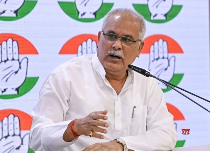 पूर्व मुख्यमंत्री भूपेश बघेल ने कहा- पुलिस भर्ती में स्थानीय युवाओं को दरकिनार कर बाहरी लोगों को रखा जा रहा नौकरी में, बस्तर उनका है, उनका ही रहने दीजिए, मामला NSUI नारायणपुर द्वारा बघेल को प्रेषित पत्र का kshititech