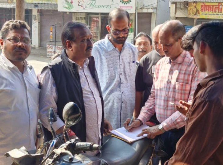 राजधानी रायपुर में सड़क चौड़ीकरण के नाम पर लोगों को उजाड़ने का प्रयास - कन्हैया, छत्तीसगढ़ प्रदेश कांग्रेस कमेटी के महामंत्री कन्हैया अग्रवाल ने कहा- जनविरोधी योजना का होगा डटकर विरोध kshititech