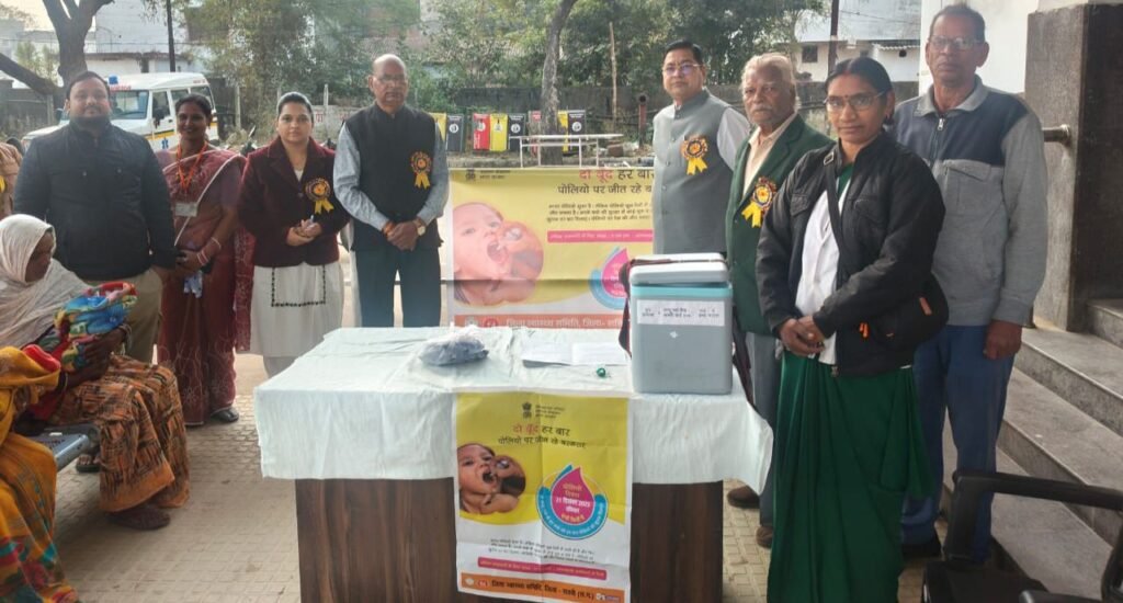 नगर पालिका शक्ति के अध्यक्ष श्यामसुंदर अग्रवाल ने किया राष्ट्रीय सघन पल्स पोलियो टीकाकरण अभियान का शुभारंभ, 21 दिसंबर को सामुदायिक स्वास्थ्य केंद्र शक्ति में आयोजित का कार्यक्रम, जिले की सीएमएचओ मैडम एवं ब्लॉक मेडिकल ऑफिसर भी रहे मौजूद kshititech