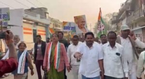 शक्ति में कांग्रेस का दिखा दम- मोदी सरकार के खिलाफ हुंकार भरी शक्ति जिले के कांग्रेस कार्यकर्ताओं ने,अग्रसेन चौक में हुआ जंगी धरना प्रदर्शन,भाजपा कार्यालय का घेराव करने निकले सैकड़ो की संख्या में कांग्रेस कार्यकर्ता, 21 दिसंबर को आयोजित था कार्यक्रम, मामला मनरेगा में महात्मा गांधी के नाम हटाने का kshititech