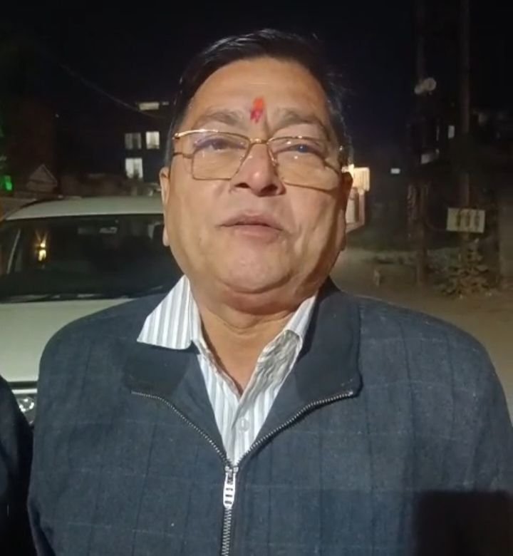 सड़क दुर्घटना में बाल बाल बच्चे शक्ति के जन सेवक श्यामसुंदर अग्रवाल, 24 दिसंबर की रात्रि नेशनल हाईवे में पलटी नगर पालिका अध्यक्ष की कार, स्वयं ड्राइव कर रहे थे अध्यक्ष जी,कार के चारों चक्के ऊपर, श्याम सुंदर ने कहा- ईश्वर की कृपा एवं लोगों की दुआएं हैं मेरे साथ kshititech