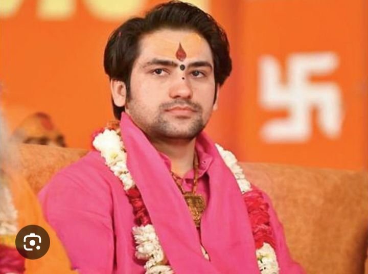 बाबाओ के बयान से चढ़ा छत्तीसगढ़ का सियासी पारा- धीरेंद्र कृष्ण शास्त्री का बयान-कहा जिस पत्रकार को खुजली हो वह सवाल पूछे kshititech