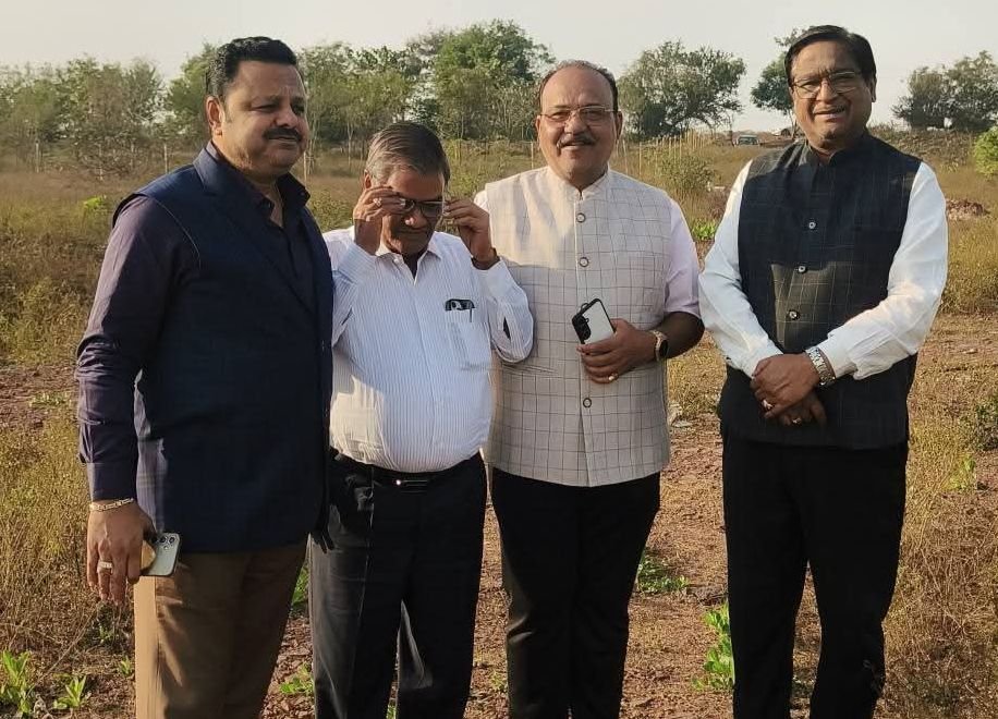 दान में मिली 2 एकड़ भूमि पर अग्रवाल समाज करेगा स्कूल का निर्माण- रायपुर में श्री अग्रसेन माधवी चैरिटेबल ट्रस्ट द्वारा किया जाएगा स्कूल का निर्माण, अविनाश ट्विन सिटी ने दो एकड़ जमीन करी दान kshititech