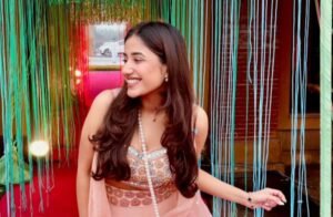 शक्ति अंचल में पहाड़ों की खूबसूरती एवं नैसर्गिक प्राकृतिक नजारों की सुंदरता ने विदेशियों का भी मोह लिया मन, पुलिस TI व्हाई. एन शर्मा द्वारा बनाई गई फिल्म की लंदन में भी हुई प्रंशसा kshititech