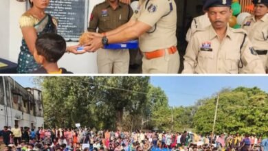 TI गिरीश तिवारी की रचनात्मक पहल- नक्सल प्रभावित थाना गंगालूर में ऐतिहासिक गणतंत्र दिवस समारोह- राज्य सरकार की नीतियों से शाति और लोकतंत्र की निर्णायक जीत,कार्यक्रम में 900 से 1000 ग्रामीणों की उपस्थिति, भारत माता की जय, वंदे मातरम, नक्सल वाद मुर्दाबाद के लगे नारे,शहीद परिवार का किया गया सम्मान,ग्रामीणों को साड़ी, चप्पल एवं बच्चों को की गई खेल सामाग्री वितरित,कार्यक्रम में विभिन्न ग्रामों से लगभग 200 आत्मसमर्पित नक्सली सम्मिलित हुये ग्रामीणों, आत्समर्पित नक्सलियों एवं पुलिस के जवानों के द्वारा सांस्कृतिक कार्यक्रम को प्रस्तुत किया गया,सभी ग्रामीणों को भोजन कराया गया kshititech