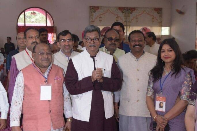 एजुकेटेड अग्रवाल युवक-युवती परिचय सम्मेलन का ऐतिहासिक शुभारंभ,भव्य उद्घाटन के साथ श्याम बाबा की भजन संध्या में झूम उठा समाज, नेता प्रतिपक्ष महंत जी भी पहुंचे परिचय सम्मेलन के आयोजन में, कहा अग्रवाल युवा मंच की पहल सराहनीय kshititech