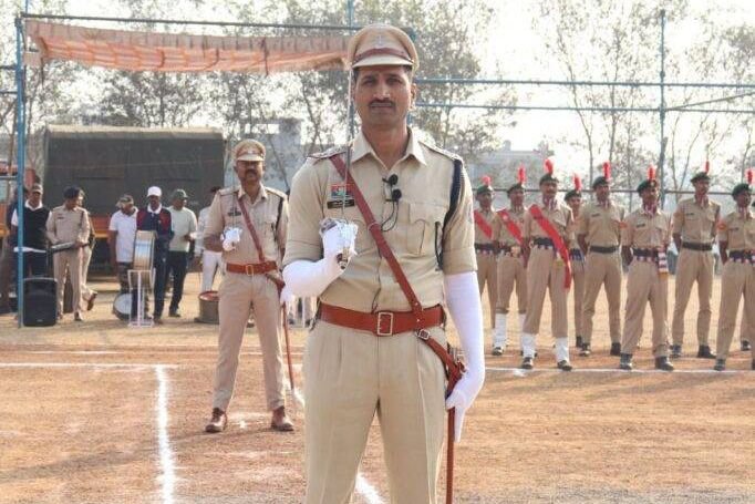 एक दिन की मुख्य अतिथि बनी DEO मैडम ने रिहर्सल परेड की ली सलामी, 26 जनवरी को गणतंत्र दिवस पर ध्वजारोहण करेगी सांसद कमलेश जांगड़े, जिले के ऐतिहासिक जेठा मैदान में होगा गणतंत्र दिवस का मुख्य समारोह, कलेक्टर तोपनो के निर्देशन में चल रही राष्ट्रीय पर्व मनाने की ज़ोरदार तैयारिया kshititech