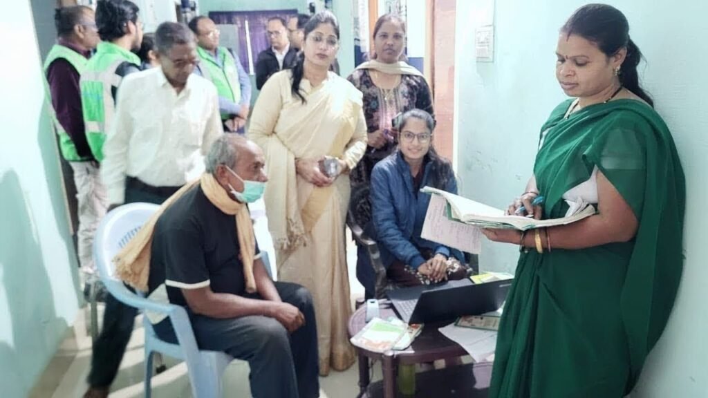 कलेक्टर तोपनो एवं सीएमएचओ पूजा अग्रवाल के नेतृत्व में टीबी के रोगियों को पोषण आहार का हुआ वितरण, शक्ति जिले में जिला प्रशासन एवं स्वास्थ्य विभाग द्वारा आयोजित कार्यक्रम में पोरथा के प्राथमिक स्वास्थ्य केंद्र में वेदांता ग्रुप के सहयोग से हुआ वितरण kshititech