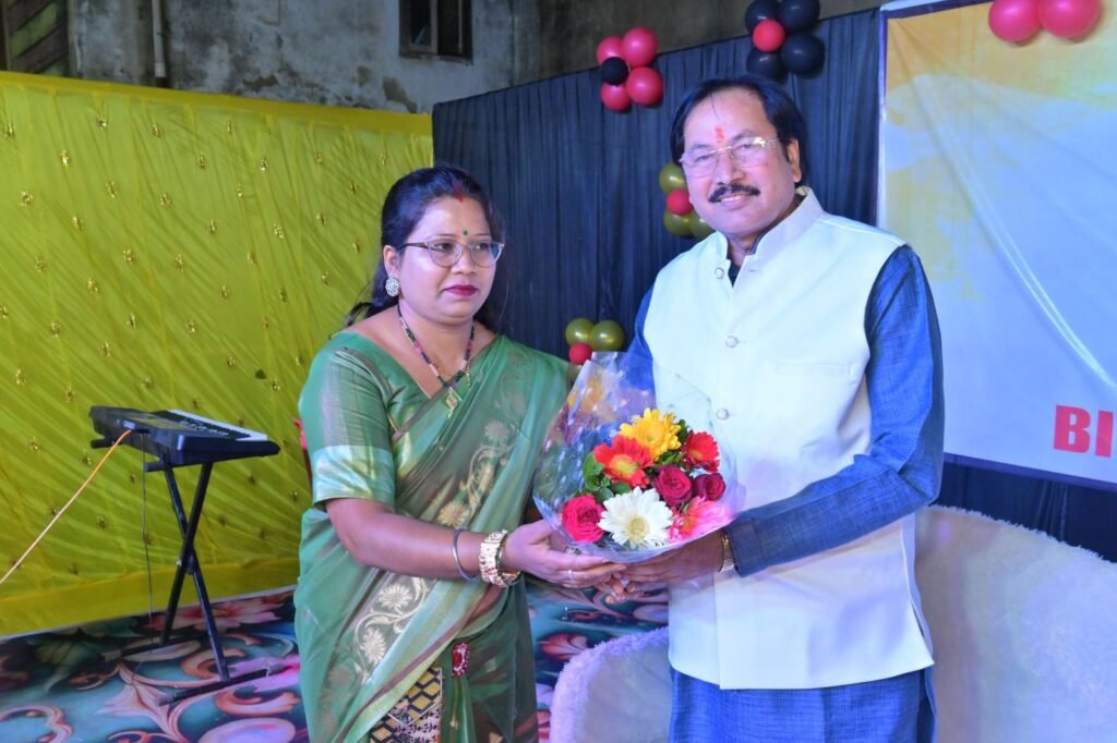 नन्हे मुन्ने बच्चों ने प्रतिबिंब 2026 में दी अपनी सुंदर प्रस्तुति, एनुअल फंक्शन में पहुंचे एसपी ठाकुर साहब ,नगर पालिका अध्यक्ष श्याम सुंदर एवं अधिवक्ता दिगंबर चौबे, शक्ति के प्रतिष्ठित ब्लू बेल् स्कूल ने किया था आयोजन kshititech