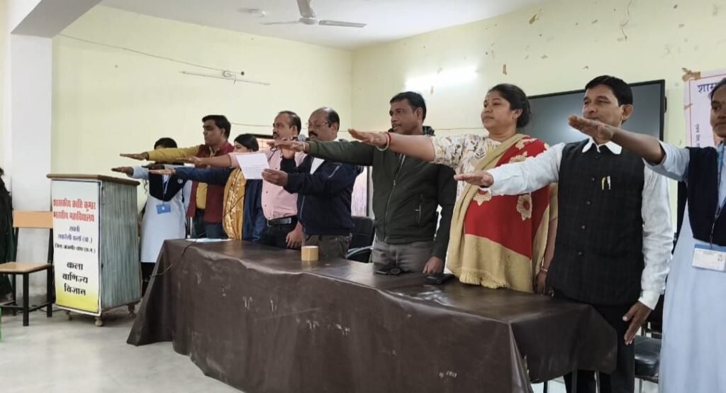 क्रांति कुमार कॉलेज में 12 जनवरी को विवेकानंद जी की जयंती पर हुआ युवा दिवस कार्यक्रम का आयोजन, राष्ट्रीय सेवा योजना के सदस्य भी रहे मौजूद, जिला संगठन संगठक प्रो. सोमेश घिटोर्डे ने कहा- स्वामी विवेकानंद जी युवाओं के हैं आदर्श kshititech