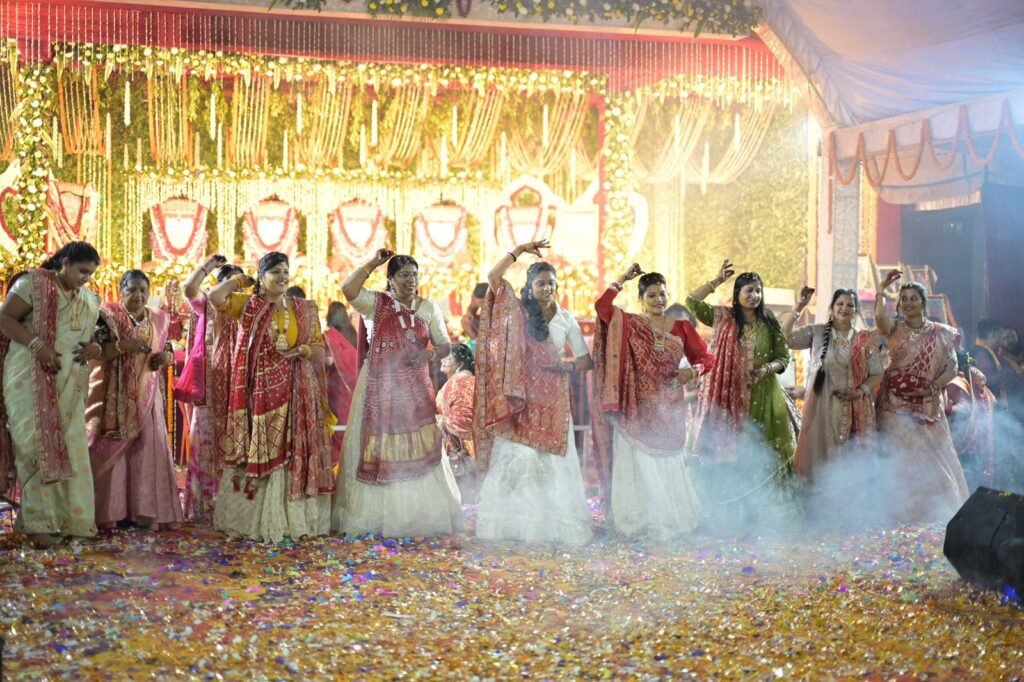 केड सती दादी जी का मंगल पाठ- बाराद्वार में पहली बार केडिया परिवार द्वारा श्री केड सती दादी जी का भव्य मंगल पाठ संपन्न, देश के विभिन्न स्थानों से पहुंचे समाज बंधु, छत्तीसगढ़ विधानसभा के नेता प्रतिपक्ष महंत भी पहुंचे आयोजन में, विद्या भूमि स्कूल परिसर में आयोजित था भव्य कार्यक्रम kshititech