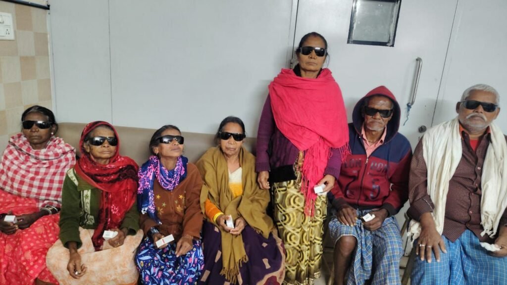 1000 मोतियाबिंद मरीजों के होंगे निशुल्क रोटरी क्लब के सहयोग से रायपुर के आरोग्य हॉस्पिटल के डॉक्टर ऋषि अग्रवाल की अनुकरणीय पहल, 1 जनवरी से प्रारंभ हुआ ऑपरेशन का सिलसिला, 6 माह तक होंगे ऑपरेशन, संपूर्ण व्यवस्थाएं निशुल्क kshititech