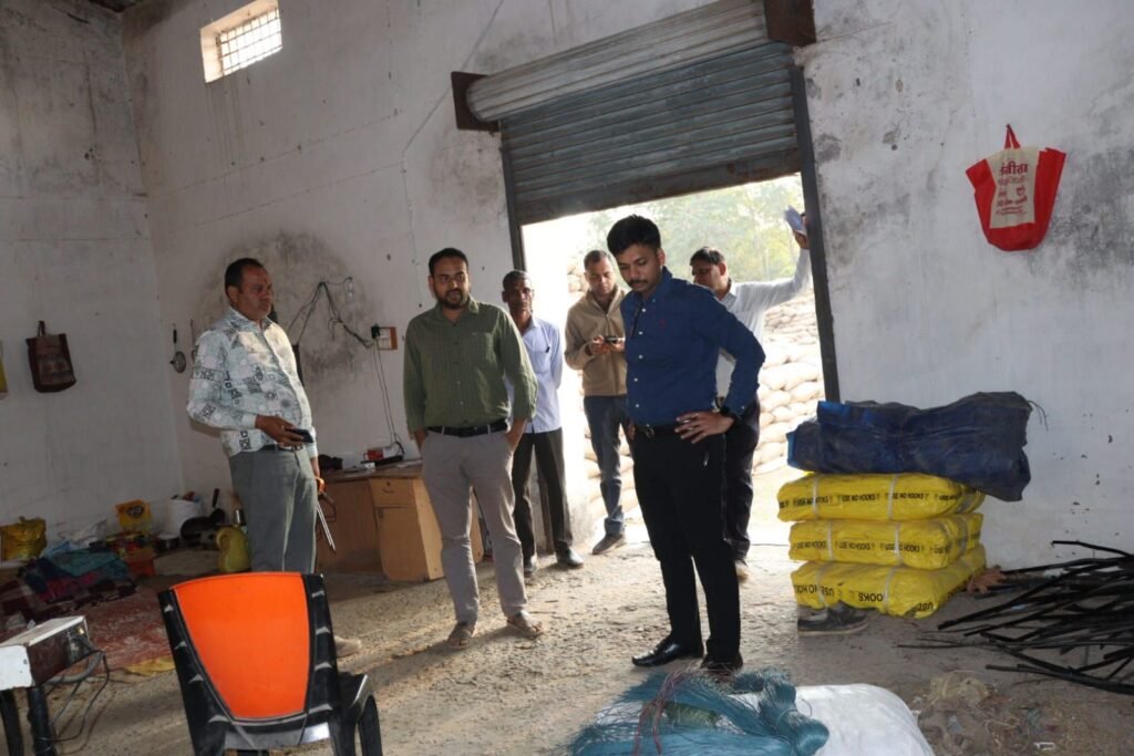 सक्ती कलेक्टर की टीम ने किया जैजैपुर ब्लॉक के धान खरीदी केंद्रों का निरीक्षण, धान खरीदी को लेकर अंतिम पड़ाव में सख्त हो रहा प्रशासन,प्रशासन के सख्त निर्देश- लापरवाही एवं अनियमितता नहीं होगी बर्दाश्त kshititech