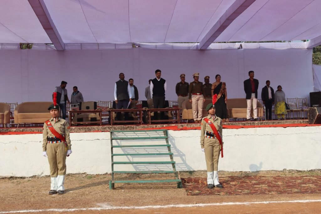 एक दिन की मुख्य अतिथि बनी DEO मैडम ने रिहर्सल परेड की ली सलामी, 26 जनवरी को गणतंत्र दिवस पर ध्वजारोहण करेगी सांसद कमलेश जांगड़े, जिले के ऐतिहासिक जेठा मैदान में होगा गणतंत्र दिवस का मुख्य समारोह, कलेक्टर तोपनो के निर्देशन में चल रही राष्ट्रीय पर्व मनाने की ज़ोरदार तैयारिया kshititech
