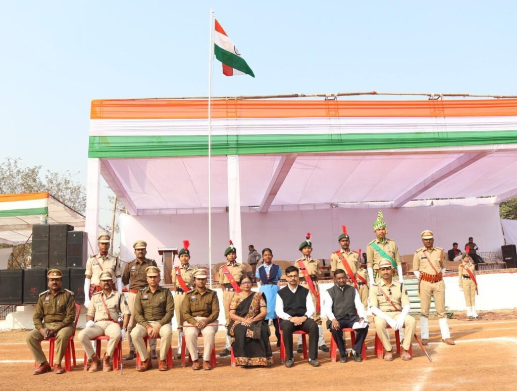 एक दिन की मुख्य अतिथि बनी DEO मैडम ने रिहर्सल परेड की ली सलामी, 26 जनवरी को गणतंत्र दिवस पर ध्वजारोहण करेगी सांसद कमलेश जांगड़े, जिले के ऐतिहासिक जेठा मैदान में होगा गणतंत्र दिवस का मुख्य समारोह, कलेक्टर तोपनो के निर्देशन में चल रही राष्ट्रीय पर्व मनाने की ज़ोरदार तैयारिया kshititech