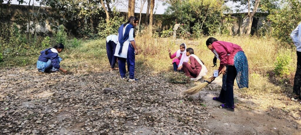 मतदाता जागरूकता को लेकर क्रांति कुमार कॉलेज की रासेयो इकाई ने आयोजित किया एक दिवसीय शिविर, राशियों के जिला संगठक प्रोफेसर सोमेश कुमार घिटोडे के मार्गदर्शन में आयोजित रहा कार्यक्रम kshititech
