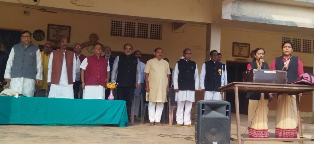 शक्ति के सरस्वती शिशु मंदिर में गणतंत्र दिवस पर हुए अनेकों आयोजन, अध्यक्ष राम अवतार अग्रवाल ने किया ध्वजारोहण, स्कूल के घोष के बच्चों ने बहुत ही सुंदर घोष के साथ किया अतिथियों का स्वागत, वंदे मातरम गीत की भी हुई प्रस्तुति kshititech