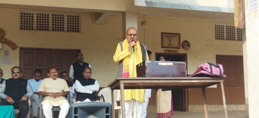 शक्ति के सरस्वती शिशु मंदिर में गणतंत्र दिवस पर हुए अनेकों आयोजन, अध्यक्ष राम अवतार अग्रवाल ने किया ध्वजारोहण, स्कूल के घोष के बच्चों ने बहुत ही सुंदर घोष के साथ किया अतिथियों का स्वागत, वंदे मातरम गीत की भी हुई प्रस्तुति kshititech