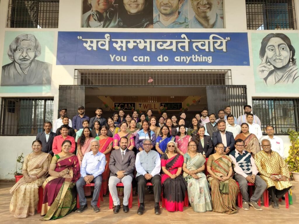 NEP 2020 पर गहन चर्चा- सक्ती के CBSE संस्कार पब्लिक स्कूल में शिक्षा के वैश्विक मानकों पर मंथन, प्रख्यात शिक्षाविद् बी. सिंह ने दिया नवाचार का मंत्र kshititech