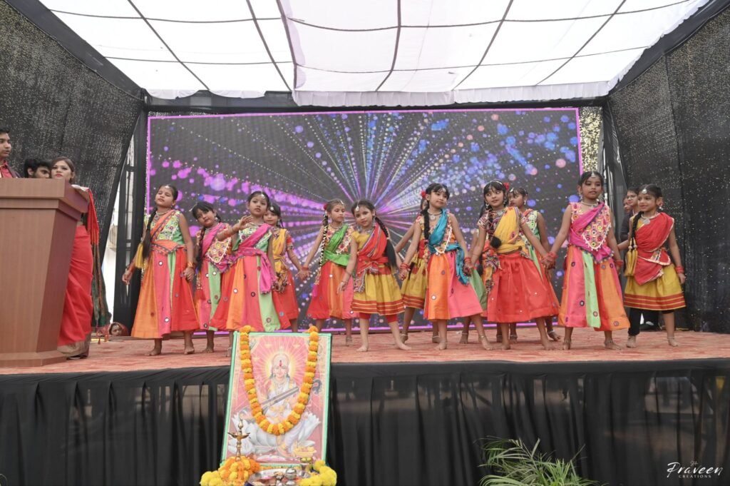 शक्ति के प्रतिष्ठित लिटिल फ्लॉवर स्कूल में हुआ वार्षिकोत्सव का आयोजन, जिला शिक्षा अधिकारी सहित दिग्गज हस्तियां रही मौजूद, बच्चों के प्रस्तुति की प्रशंसा करी अतिथियों ने, विद्यालय के बच्चे भी हुए सम्मानित kshititech