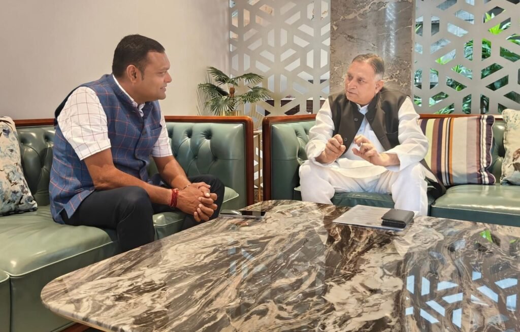 छत्तीसगढ़ शासन के राज्य मंत्री दर्जा प्राप्त दिव्यांगजन वित्त विकास निगम के अध्यक्ष लोकेश कांवडिया ने ली जांजगीर चाम्पा एवं शक्ति कलेक्ट्रेट में बैठक, डभरा के अटल स्मृति सम्मेलन में भी शामिल हुए कांवडिया, जांजगीर के भाजपा नेता अमर सुल्तानिया के निवास भी पहुंचे लोकेश छत्तीसगढ़ शासन के राज्य मंत्री दर्जा प्राप्त दिव्यांगजन वित्त विकास निगम के अध्यक्ष लोकेश कांवडिया ने ली जांजगीर चाम्पा एवं शक्ति कलेक्ट्रेट में बैठक, डभरा के अटल स्मृति सम्मेलन में भी शामिल हुए कांवडिया, जांजगीर के भाजपा नेता अमर सुल्तानिया के निवास भी पहुंचे लोकेश kshititech