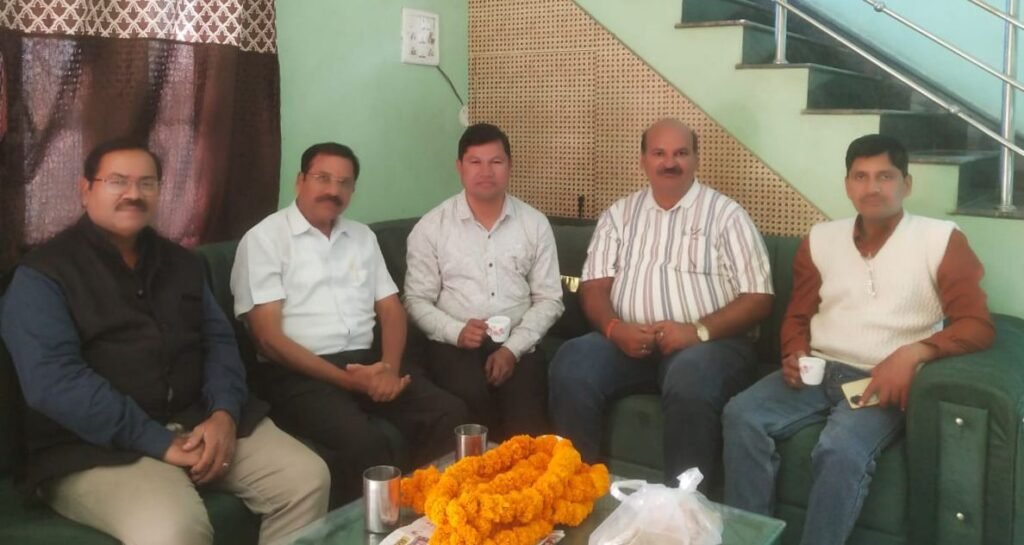 03 एवं 04 जनवरी को रायगढ़ में होगा छत्तीसगढ़ शिक्षक संघ का प्रांतीय महासम्मेलन एवं शैक्षिक संगोष्ठी,जांजगीर- चांपा जिले के सदस्यों की बैठक ली संघ के प्रदेश अध्यक्ष एवं संगठन मंत्री ने, संघ के सदस्य डॉक्टर रविंद्र द्वेदी ने कहा- जिले से पहुंचेंगे भारी संख्या में सदस्य 03 एवं 04 जनवरी को रायगढ़ में होगा छत्तीसगढ़ शिक्षक संघ का प्रांतीय महासम्मेलन एवं शैक्षिक संगोष्ठी,जांजगीर- चांपा जिले के सदस्यों की बैठक ली संघ के प्रदेश अध्यक्ष एवं संगठन मंत्री ने, संघ के सदस्य डॉक्टर रविंद्र द्वेदी ने कहा- जिले से पहुंचेंगे भारी संख्या में सदस्य kshititech