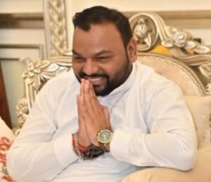 अबकी बार खाटू का फागुन मेला भी होगा अल्टीमेट- कन्हैया मित्तल, कीर्तन के मंच से प्रसिद्ध गायक कन्हैया मित्तल ने कहा- महाराज मानवेंद्र जी जैसे युवा तुर्क के नेतृत्व में खाटू का होगा और विकास, महाराज जी के मंत्री पद पर सुशोभित होने पर मंच के माध्यम से मित्तल ने दी शब्दों की अद्भुत बधाई kshititech