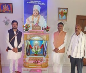 असंग देव जी को आमंत्रण दिया डोंगिया सुलौनी के गबेल परिवार ने, रायपुर से लगे सोनपैरी स्थित आश्रम में पहुंचे रामकुमार गबेल एवं परिवारजन kshititech