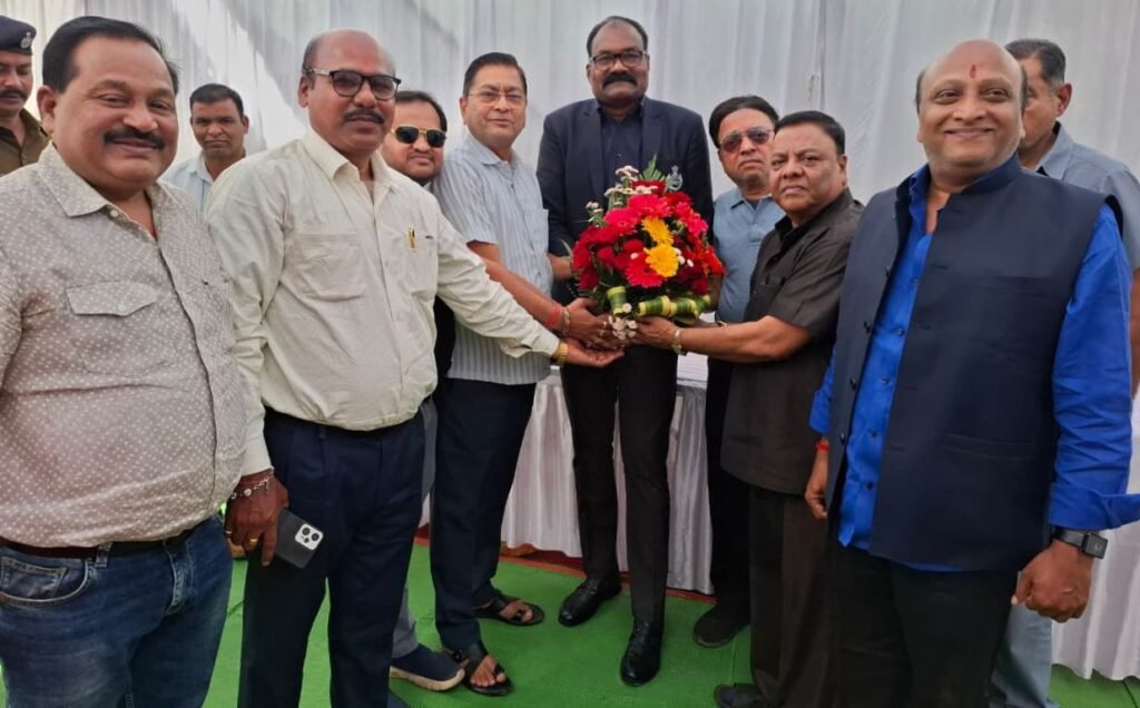 छत्तीसगढ़ जनर्लिस्ट वेलफेयर यूनियन ने किया शक्ति जिले के वरिष्ठ पुलिस अधिकारियों का स्वागत, जिला अध्यक्ष रमेशचंद्र अग्रवाल के नेतृत्व में पहुंचे सदस्य, यूनियन के कार्यों से भी अवगत कराया अध्यक्ष जी ने kshititech