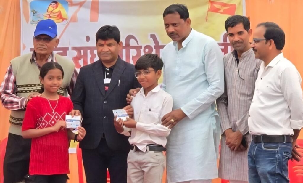 शक्ति शहर के साहू समाज ने किया सामाजिक परिचय सम्मेलन एवं वन भोज का आयोजन,देवरी डेम में आयोजित कार्यक्रम में साहू संघ के जिला अध्यक्ष सहित प्रमुख पदाधिकारियो ने भी करी शिरकत, संघ के नगर अध्यक्ष योगेश साहू के नेतृत्व में आयोजित था कार्यक्रम kshititech