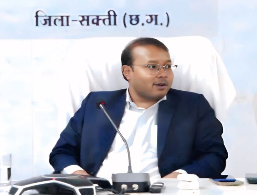 TL की मीटिंग में कलेक्टर तोपनो ने कहा- धान खरीदी में बर्दाश्त नहीं होगी लापरवाही, मंगलवार को टीएल की मीटिंग में धान खरीदी को लेकर अफसरो को दिए गए निर्देश, जन दर्शन में तोपनों ने सुनी समस्याएं, अवैध धान परिवहन को लेकर प्रशासन ने करी फिर कारवाई, जिले में 6 स्थानो पर प्रशासन की हुई कार्रवाई kshititech