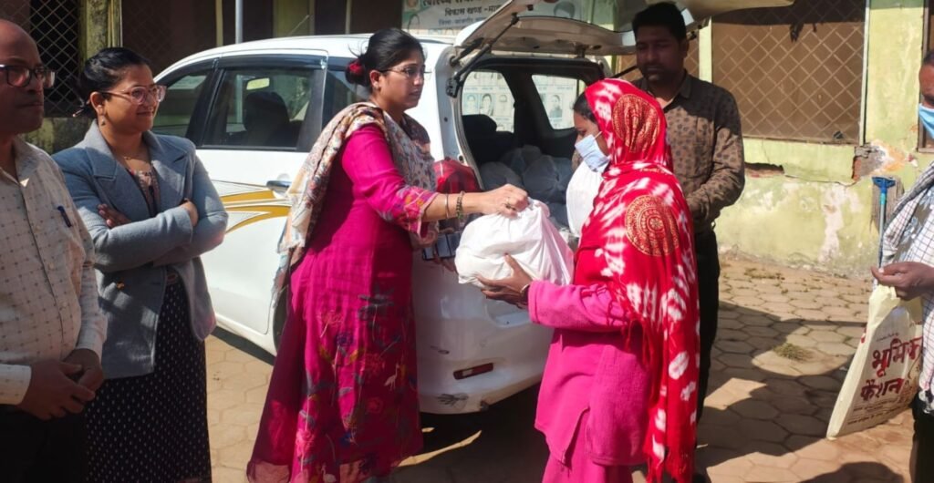 शक्ति जिले में स्वास्थ्य विभाग द्वारा पोषण आहार की जा रही समूचित व्यवस्था, टीबी मरीजों को मिल रहा पोषण आहार, सीएमएचओ डॉ. पूजा अग्रवाल के मार्गदर्शन में स्वास्थ्य अमला सक्रिय kshititech