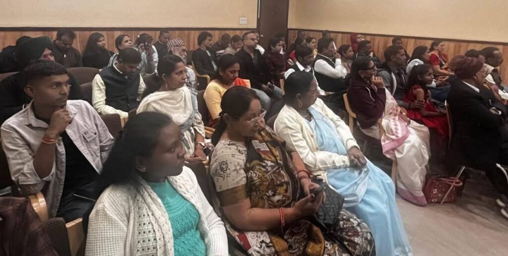 कविता मुझे इंसान बनाती है: शांभवी,वक्ता मंच की काव्य स्पर्धा में मो. हुसैन रहे विजेता kshititech