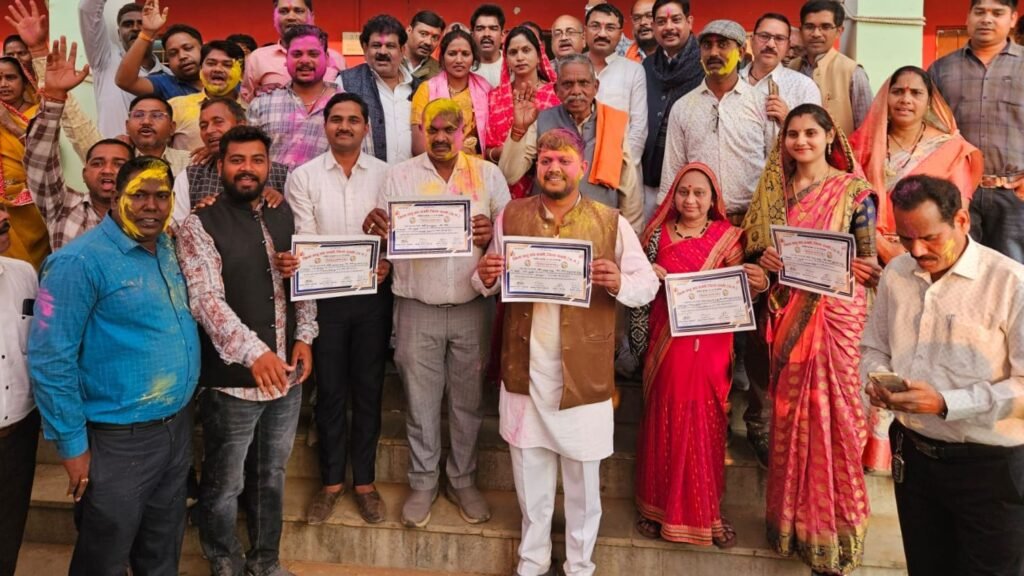 जिला साहू संघ शक्ति के अध्यक्ष चुने गए प्रकाश साहू,20 जनवरी को मालखरौदा में आयोजित था निर्वाचन कार्यक्रम, पूर्व मंडी अध्यक्ष रूपनारायण साहू ने कहा- प्रकाश के नेतृत्व में जिले में साहू संघ को मिलेगी मजबूती, सबसे कम उम्र के जिला अध्यक्ष बने प्रकाश kshititech