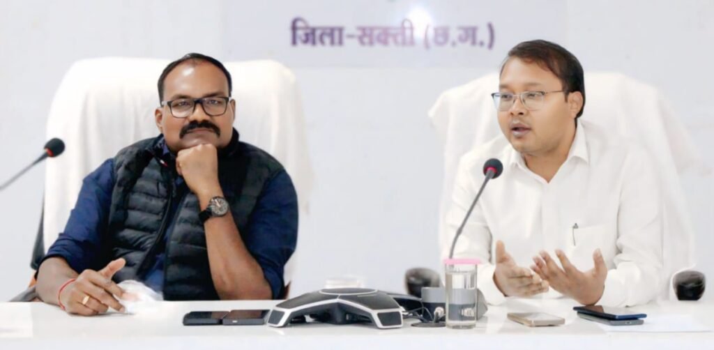 पुलिस की भी धान पर है पैनी नजर, कलेक्टर-एसपी की टीम लगी शक्ति जिले में अवैध धान की आवक रोकने,कलेक्टर तोपनो एवं एसपी ठाकुर साहब कर रहे लगातार मॉनीटरिंग,कलेक्टर तोपनों ने फिर कहा- अवैध धान संबंधी शिकायतों पर नहीं बक्शे जायेंगे आरोपी kshititech